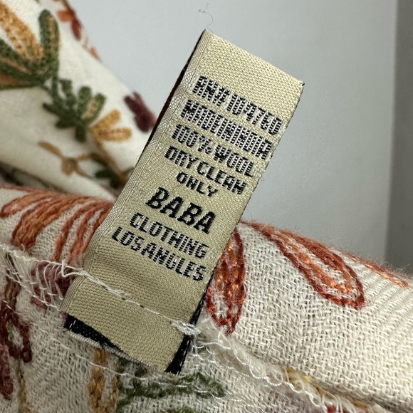 100% Wool Autumn Leaves Embroidered Open Front Sweater Kimono - Picture 10 of 11